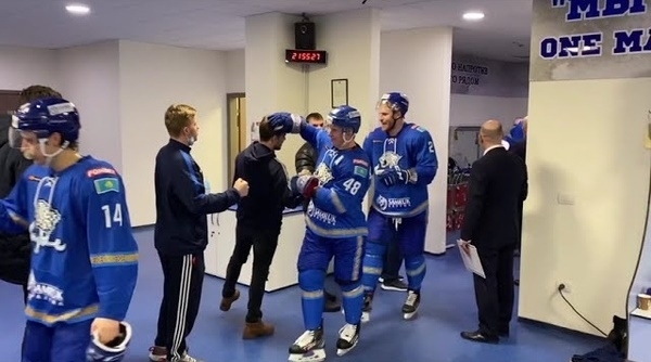 «Мы были готовы». «Барыс» показал раздевалку после победы над магнитогорским «Металлургом»