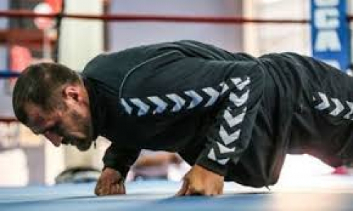 Ковалёв показал подготовку к бою с Меликузиевым. Видео