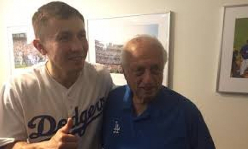 Геннадий Головкин простился с легендой бейсбола