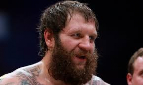 Александр Емельяненко определился со следующим соперником после поражения Исмаилову