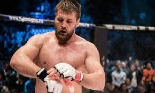 Минаков, Токов и другие. Bellator представил претендентов на лучший бросок прогибом в истории. Видео