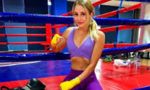 Трехкратная чемпионка Казахстана по боксу показала соблазнительные фото с тренировки