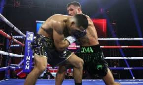 «Сделаем шаг назад». Отец Лопеса пригрозил Ломаченко нокаутом