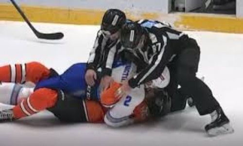 Хоккеисты «Барыса» и «Амура» устроили драку в первом матче нового года КХЛ. Видео