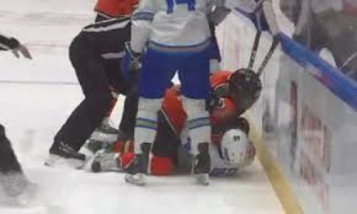 Капитана «Барыса» борцовским приемом повалили в матче КХЛ. Видео