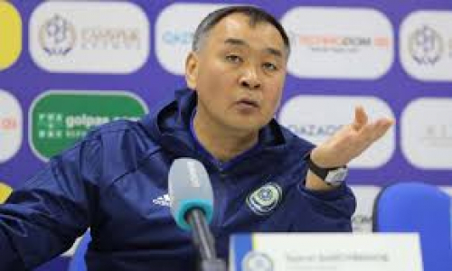 Наставник сборной Казахстана посоветовал молодым футболистам не надеяться на местную систему