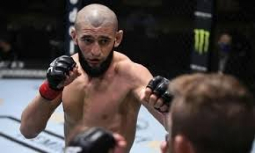 Чимаев объяснил второй срыв боя с Эдвардсом и раскрыл сроки возвращения