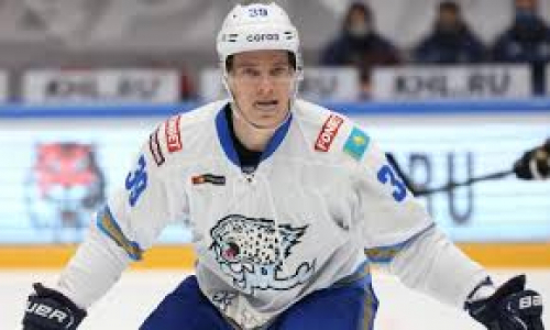 «Барыс» пропустил в большинстве и вчистую проиграл первый период «Амуру»