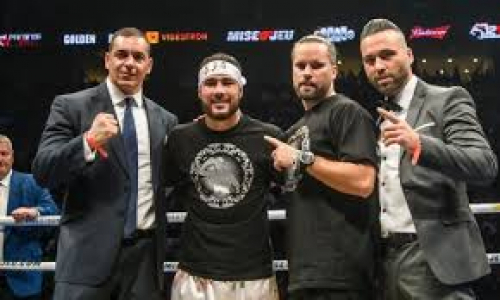 Непобежденный казахстанский боксер близок к рекордному бою за четыре титула