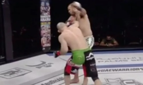 Российский файтер за 55 секунд вырубил бывшего бойца UFC. Видео нокаута