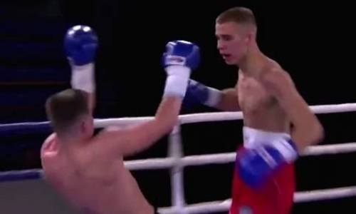 Профессиональный футболист пришел в бокс и сразу оказался на полу. Видео