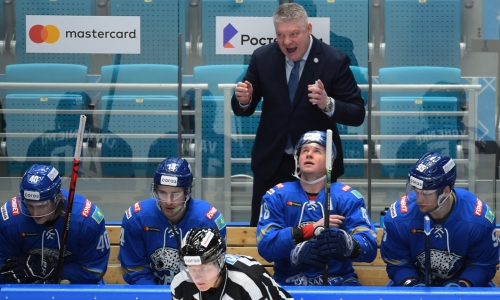 «Играли очень уверенно». Юрий Михайлис разобрал победу над «Амуром», оценил хет-трик сына и ответил критикам Даррена Дица