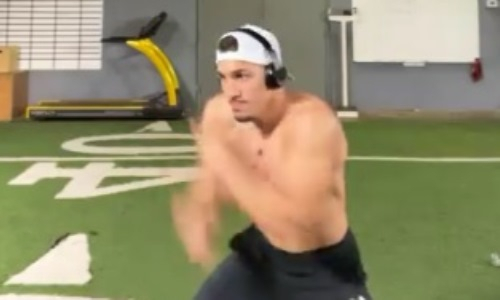 Абсолютный чемпион мира похвастался впечатляющей скоростью рук. Видео