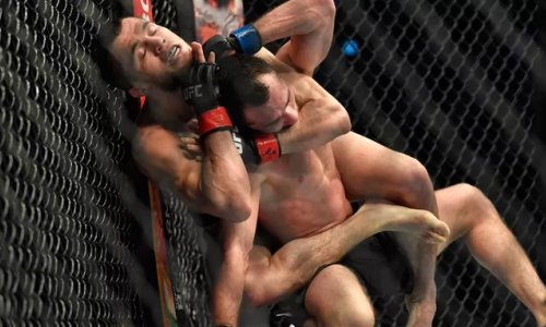 «С таким уровнем борьбы и защиты в UFC делать нечего». Сергею Морозову вынесли вердикт после поражения Умару Нурмагомедову