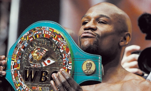 WBC увековечил Мэйвезера на всех своих чемпионских поясах — он отреагировал