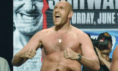 «Три раунда — и он „готов“!» Фьюри пригрозил кулаком Джошуа в энергичном видео