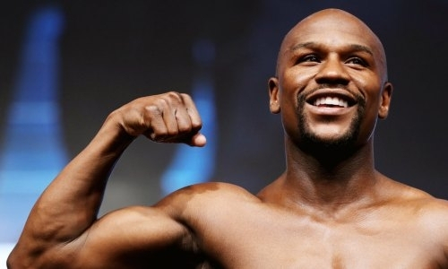 Флойд Мэйвезер решил пожениться и сделал предложение своей стриптизёрше. Горячие фото избранницы