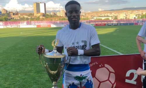 Игрок зарубежной сборной после двух чемпионских сезонов переберется в КПЛ