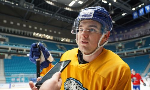 «Это лучшая лига мира». Молодой казахстанец — о своем прорыве в состав «Барыса» и цели попасть в НХЛ