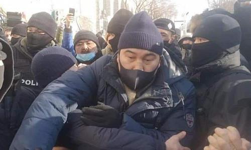 На Олимпийского чемпиона из Казахстана подают заявление в полицию после конфликта