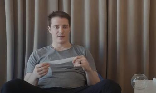 «Я должен тебе клюшку». Форвард «Барыса» рассказал, почему его шайбы «любят перекладины»