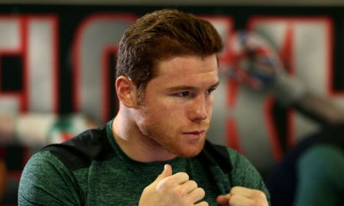 «Выглядит как сверхчеловек». Известный тренер поставил «Канело» в один ряд с легендами бокса