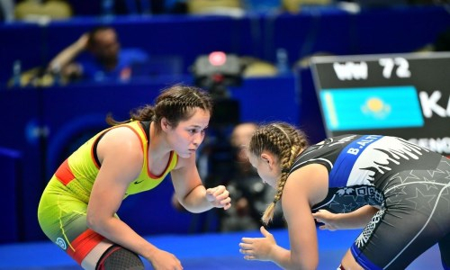 Женская сборная Казахстана по борьбе готовится к сезону в Нур-Султане