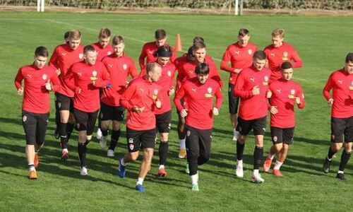 Клуб РПЛ футболиста сборной Казахстана сообщил об изменениях в предсезонной подготовке