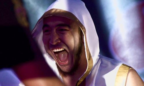 «Доминировал весь бой». Выступление «казахстанской сенсации» впечатлило компанию Сондерса и Фьюри