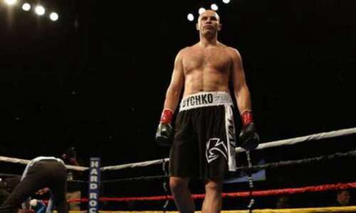 «Расслабься, не стоит». Непобежденный казахстанский супертяж отказал двукратному чемпиону мира в спарринге. Видео