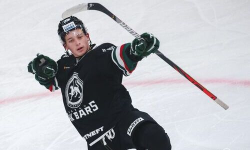 Лидер конференции «Барыса» в КХЛ забросил крутую шайбу после сольного прохода. Видео