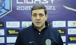 «Будем работать, искать, добавлять». Тренеры прокомментировали матчи «Сарыарка» — «Номад» 2:0, 1:3