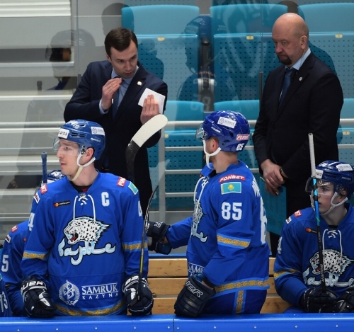 Фоторепортаж с матча КХЛ «Барыс» — «Амур» 3:2