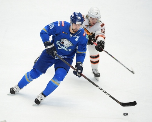 Фоторепортаж с матча КХЛ «Барыс» — «Амур» 3:2