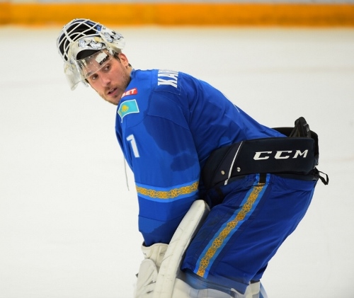 Фоторепортаж с матча КХЛ «Барыс» — «Амур» 3:2