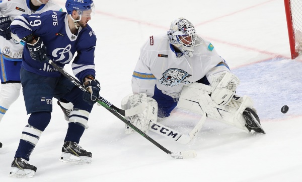 Фоторепортаж с матча КХЛ «Динамо» Москва — «Барыс» 0:2