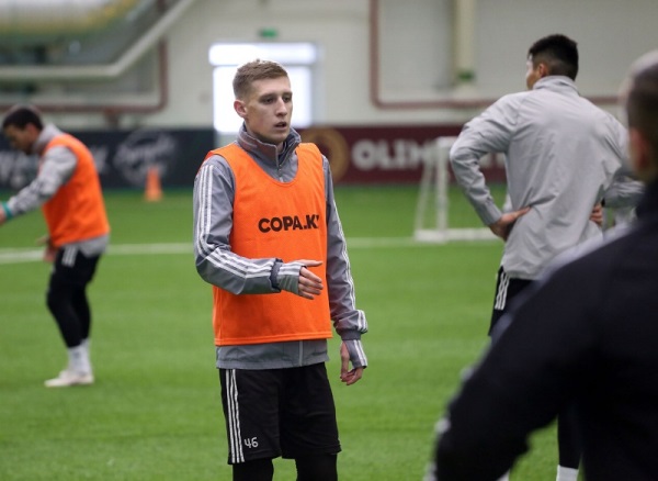 «Тобол» опубликовал фото с очередной тренировки на УТС в родном городе