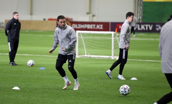 «Тобол» опубликовал фото с очередной тренировки на УТС в родном городе