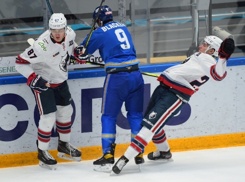 Фоторепортаж с матча КХЛ «Барыс» — «Нефтехимик» 4:1