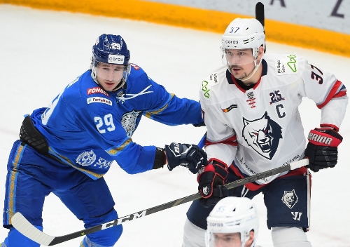 Фоторепортаж с матча КХЛ «Барыс» — «Нефтехимик» 4:1