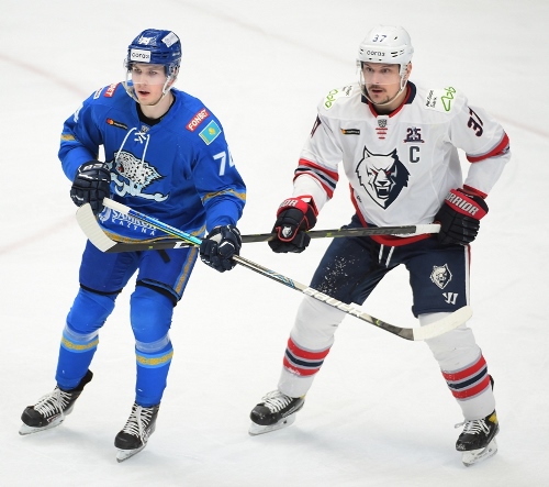 Фоторепортаж с матча КХЛ «Барыс» — «Нефтехимик» 4:1