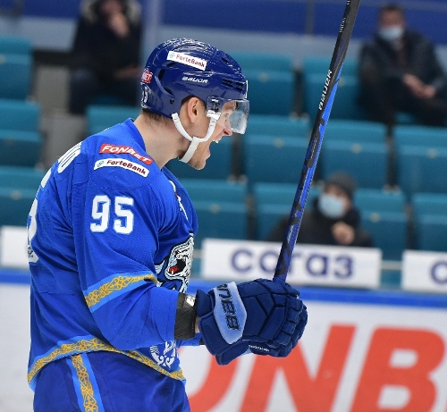 Фоторепортаж с матча КХЛ «Барыс» — «Нефтехимик» 4:1