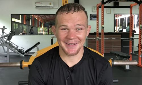 «Алджа, не мороси!». Петр Ян опубликовал видео с американским бездомным. Стерлинг отреагировал