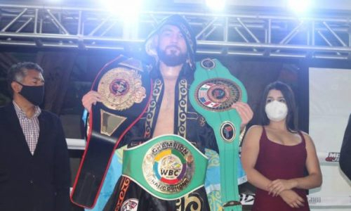 «Во всех аспектах». Boxingscene отметил превосходство Садриддина Ахмедова в бою за три титула