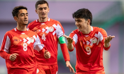 «Наши тренеры и игроки работают на благо страны, для нас первое — это Родина, а после уже — условия и деньги». В Таджикистане объяснили разгром Казахстана со счетом 7:1