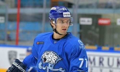 «Я тоже рожал». Хоккеист «Барыса» и сборной Казахстана снова стал отцом. Фото