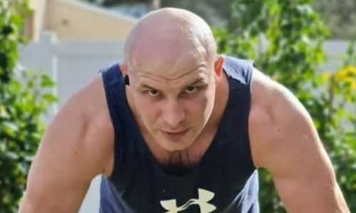 Казахстанский супертяж показал фото с дисквалифицированным за допинг нокаутером из США