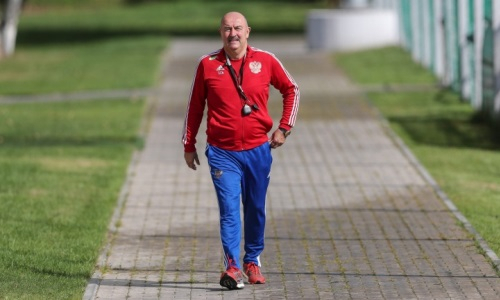 Наставник и футболист сборной России побывали на матче «Кайрата». Фото