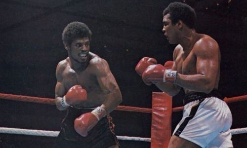 Скончался боксер, который победил Мухаммеда Али
