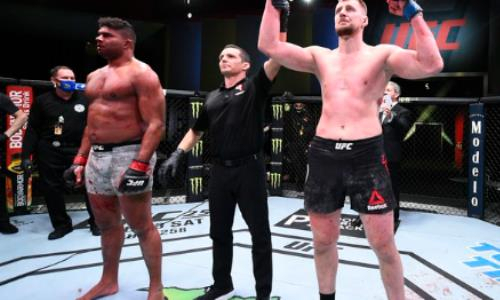 «Я видел его лицо». Волков раскрыл секрет своего яркого нокаута легенды UFC и нацелился на титул чемпиона